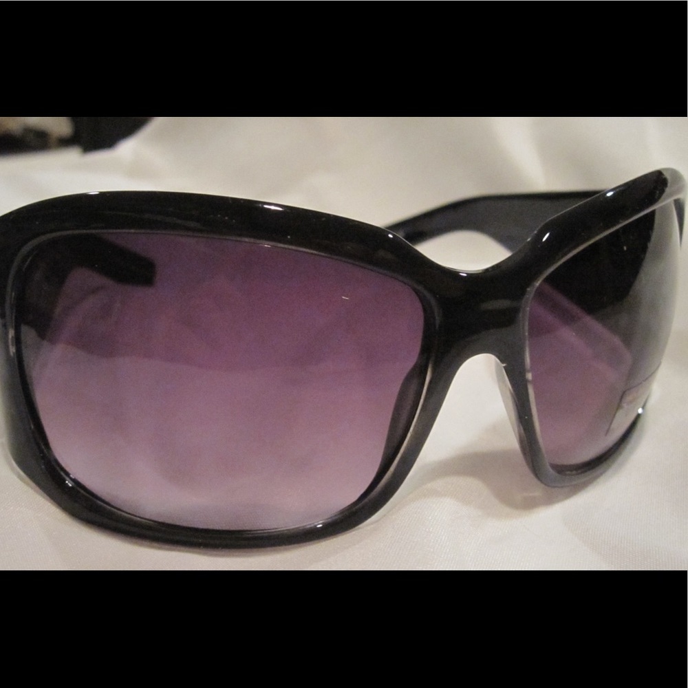 Wide Cherry 🍒 Design Frames Smoke Lens Sun…